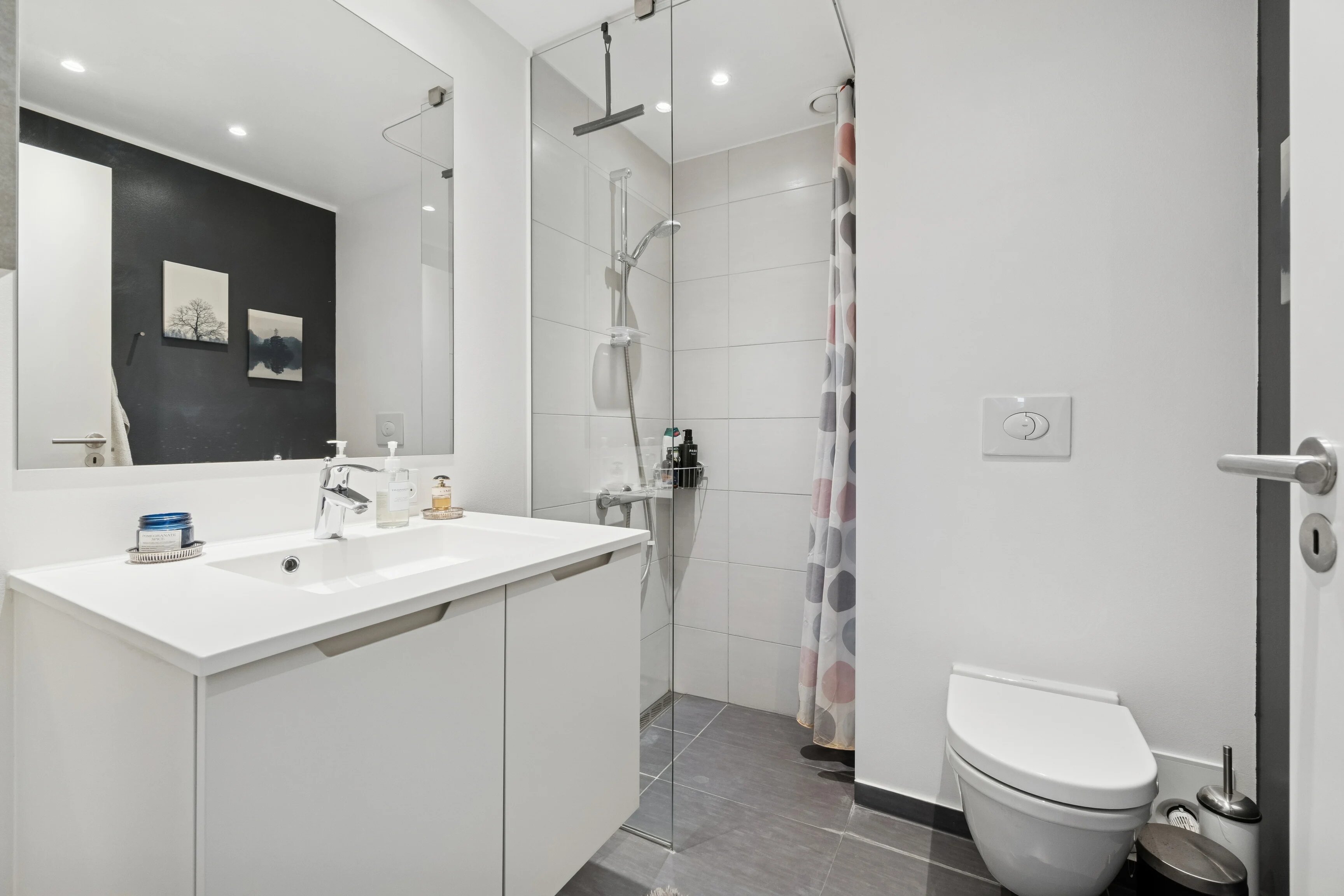 Badeværelse med bruser